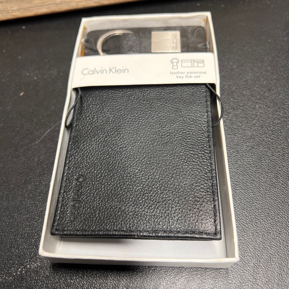 Calvin Klein Mens Black Leather Passcase Wallet and Key Fob Set 79320